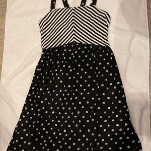 Black & White Stretchy Dress with Spaghetti Straps, Cotton/Poly Size Small